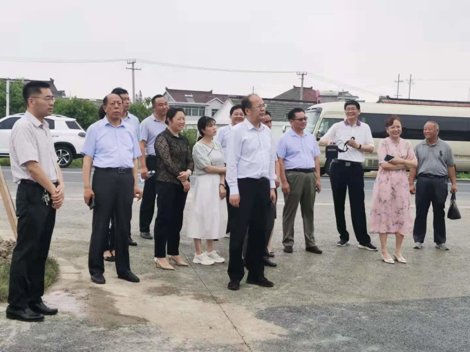 6.28梁垛视察 (2).jpg